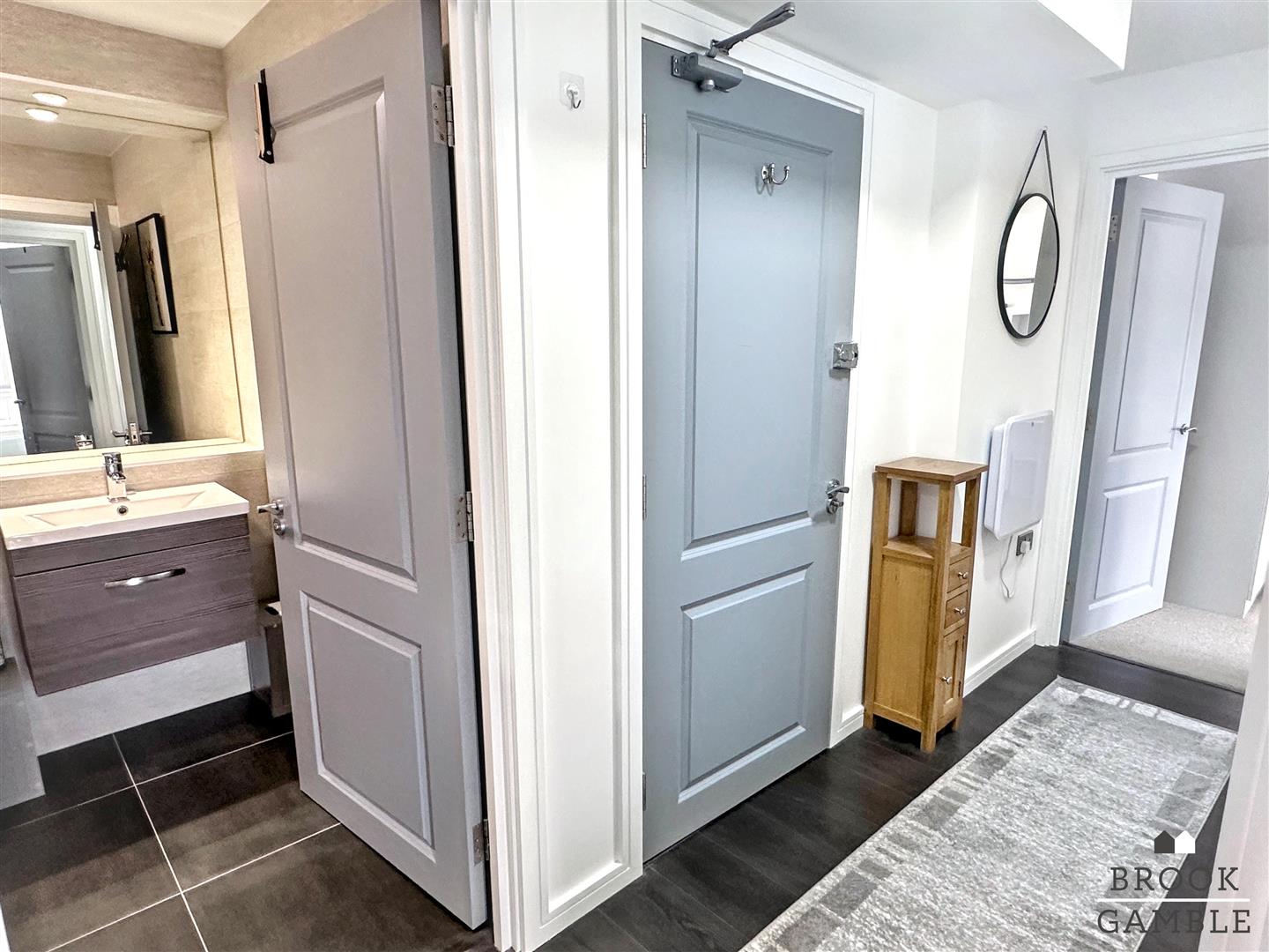 1 Bedroom Apartment - Conversion. Gildredge Road in Eastbourne,  17